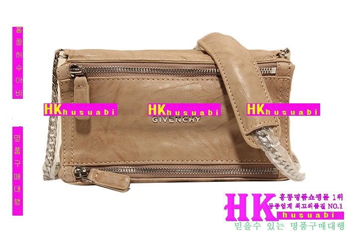 ����� �ǵ��� �̴� ũ�ν��� GV124741(��Ŭ)