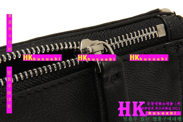 ����� �ǵ��� �̴� ũ�ν��� GV124741-3(��Ʈ��ƾ)