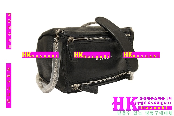 ����� �ǵ��� �̴� ũ�ν��� GV124741-3(��Ʈ��ƾ)