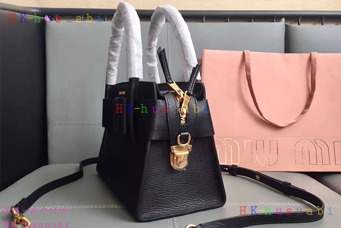 �ڹ̷��ޡ� 2017F/W �̿�̿� �Ż� ����� ���� ��Ʈ�� �̵� 5BA056-1