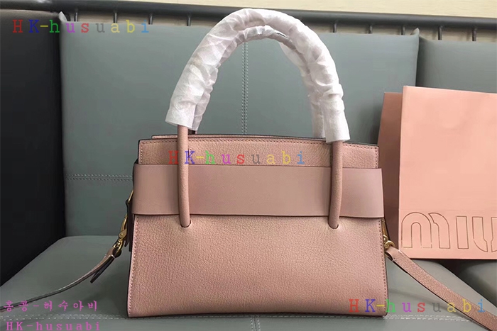 �ڹ̷��ޡ� 2017F/W �̿�̿� �Ż� ����� ���� ��Ʈ�� �̵� 5BA056-4