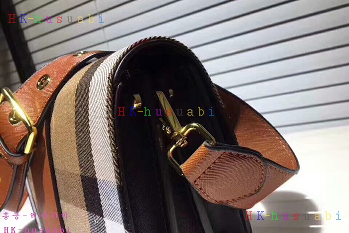 �ڹ̷��ޡ� ������ �Ż� ũ�ν��� BU55710