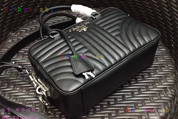 �ڹ̷��ޡ� ����� ���̾�׷� ��Ʈ�� P 1BB113