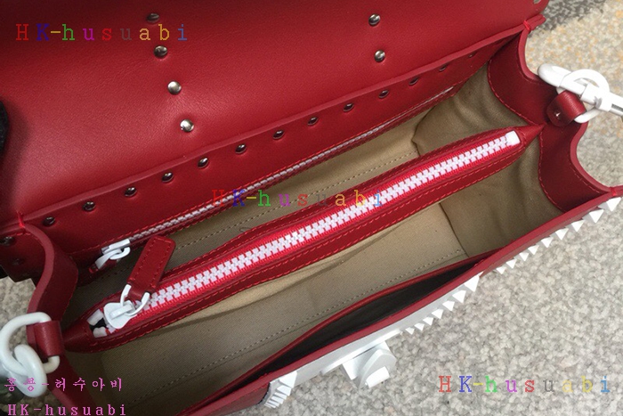 �ڹ̷��ޡ�  �߷�Ƽ�� �Ż� ũ�ν��� V0094-4