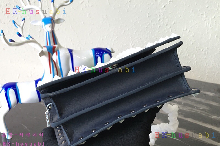 �ڹ̷��ޡ�  �߷�Ƽ�� �Ż� WOC �̴�ũ�ν��� V0249A -3