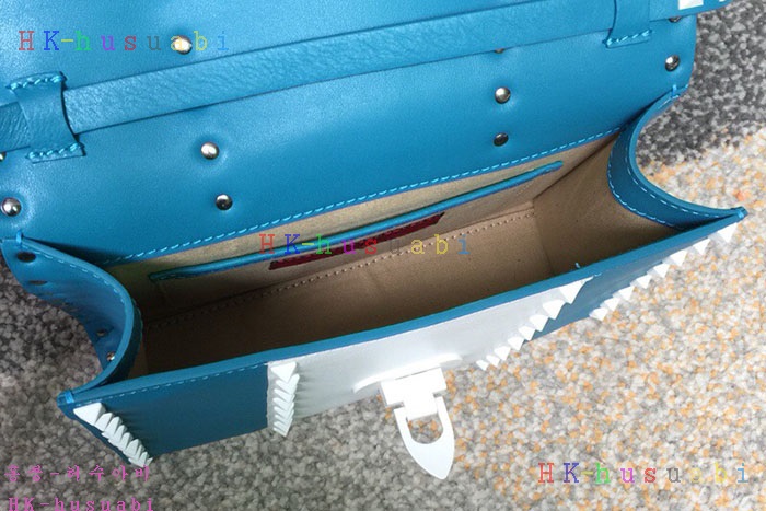 NEW �߷�Ƽ�� �Ż� ũ�ν��� V0181A