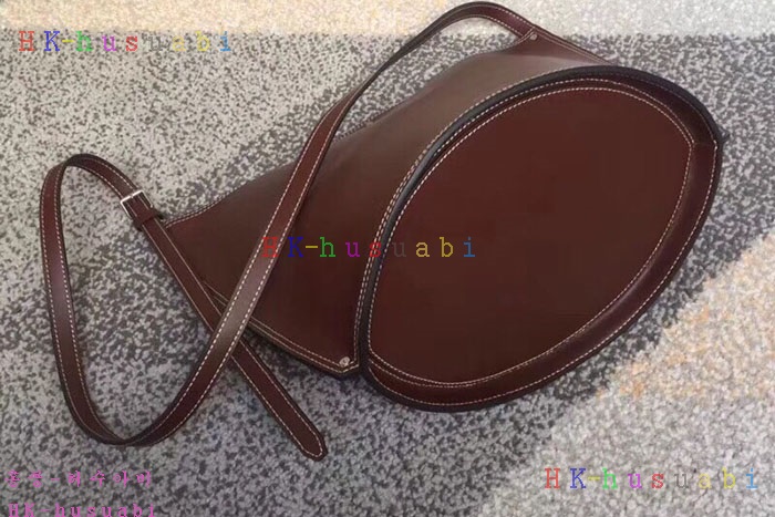 �ڹ̷��ޡ� ������ STUDS CABAS CL18090-3