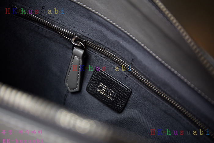 �ڹ̷��ޡ� ��� �Ż� ũ�ν��� F0448-2