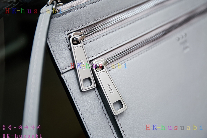 �ڹ̷��ޡ� ��� �Ż� Ŭ��ġ�� F0445