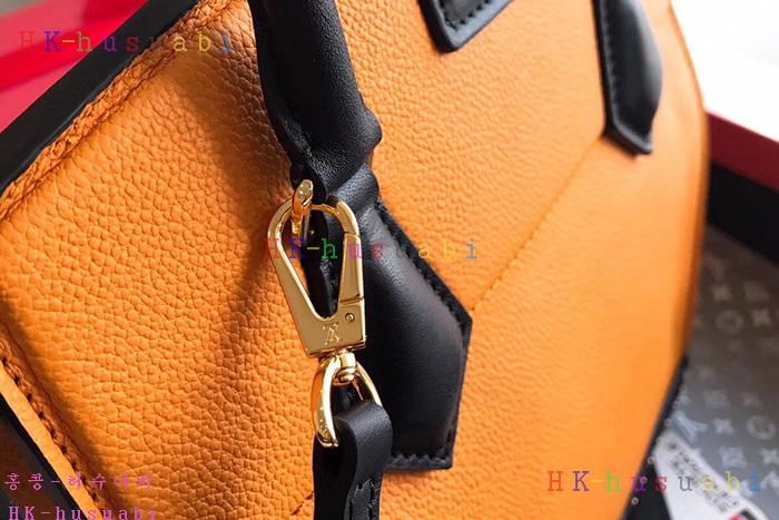 �ڹ̷��ޡ� ���̺��� �Ż� ��Ʈ�� M51654-4