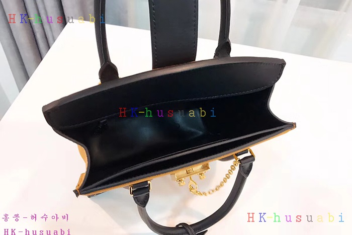 �ڹ̷��ޡ� ���̺��� �Ż� ��Ʈ�� M51654-4