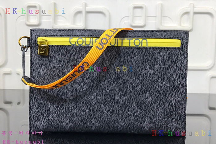 �ڹ̷��ޡڷ��̺��� ���� Ŭ��ġ M68004-2