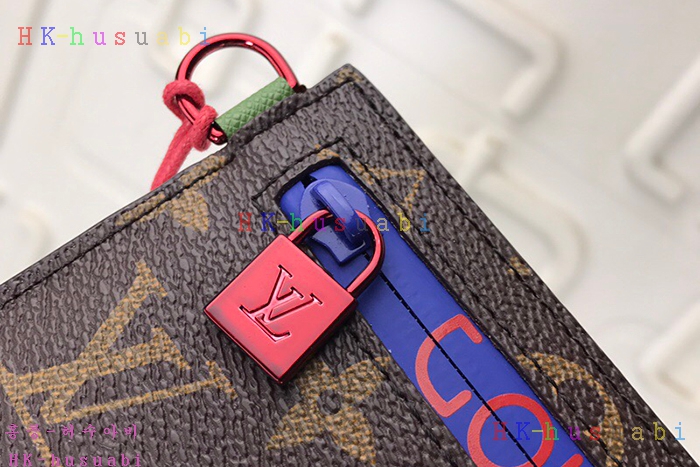 �ڹ̷��ޡڷ��̺��� ���� Ŭ��ġ M68003-3