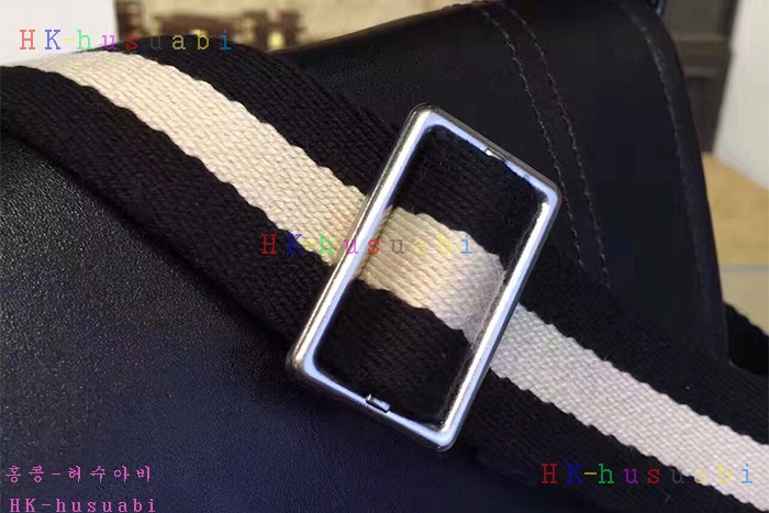 �ڹ̷��ޡ� �߸� ������ ũ�ν��� BL700170-2