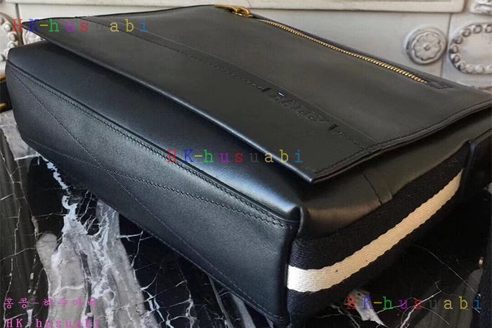 �ڹ̷��ޡ� �߸� ������ ũ�ν��� BL80088-2