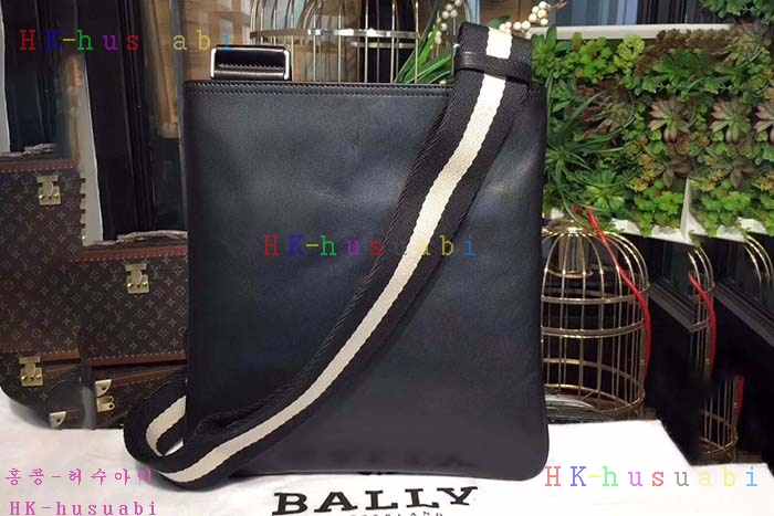 �ڹ̷��ޡ� �߸� ������ ũ�ν��� BL520170-2