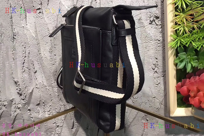 �ڹ̷��ޡ� �߸� ������ ũ�ν��� BL650170-2