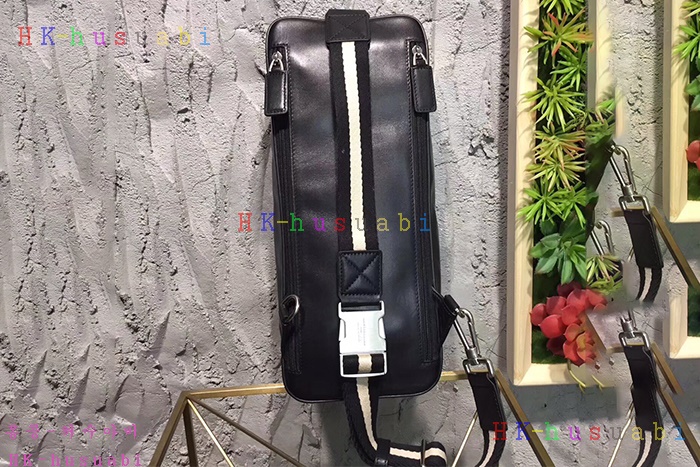 �ڹ̷��ޡ� �߸� ������ ũ�ν��� BL580170-2