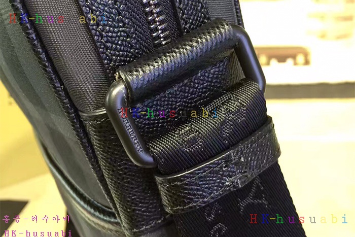 �ڹ̷��ޡ� ������ �Ż� ũ�ν��� BB58066