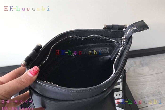 �ڹ̷��ޡ� ������ �Ż� ũ�ν���  MB58091441