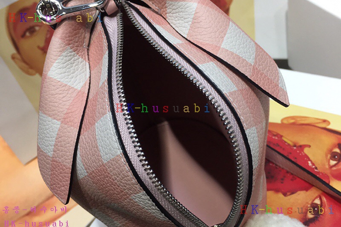 �ڹ̷��ޡ� �ο��� �䳢 ũ�ν��� LW 3650