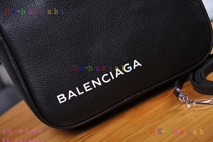 NEW 2018SS �߷��þư� ���긮���� ũ�ν��� BL86621