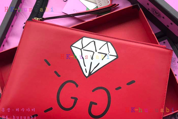 NEW 2018SS ���� Ŭ��ġ�� �Ż� GU 445597-2