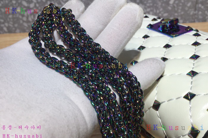 �ڹ̷��ޡ� �߷�Ƽ�� �����͵� ü�ι�  V 0137-9