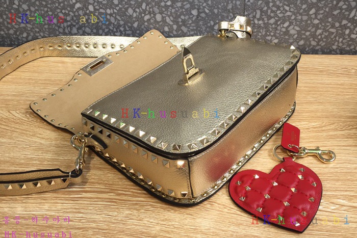 �ڹ̷��ޡ� �߷�Ƽ�� �����͵� ũ�ν��� V 0936B-4