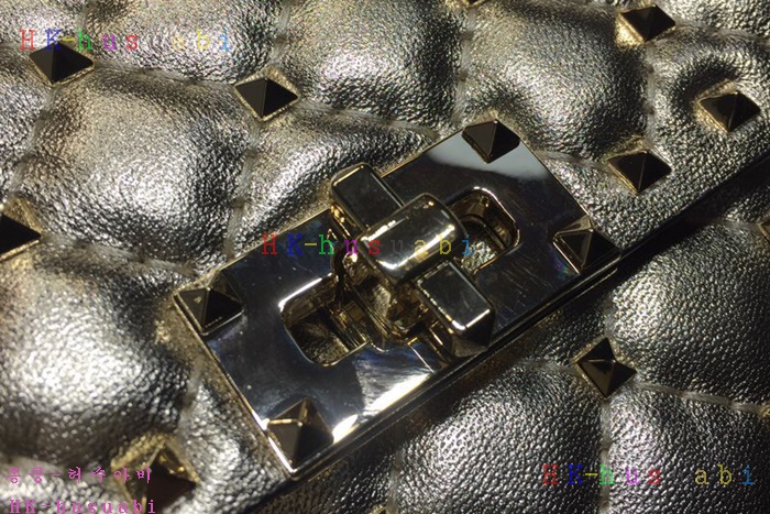 �ڹ̷��ޡ� �߷�Ƽ�� �����͵� ü�ι�  V 0137-4