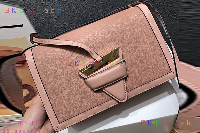 �ڹ̷��ޡ� 2018SS�ο��� �ٸ����γ� ũ�ν��� LW 11388