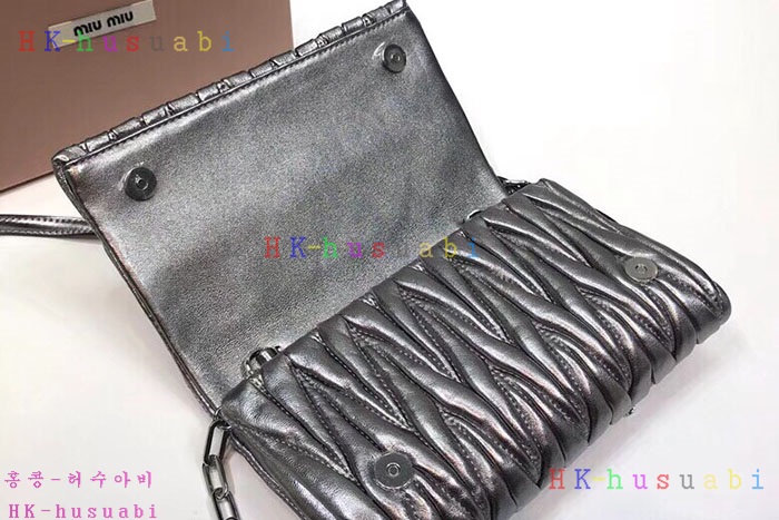 �ڹ̷��ޡ� �̿�̿� ���׶� Ŭ��ġ������  MM 5BH017