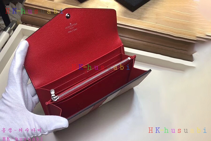 �ڹ̷��ޡ� ���̺��� ��ư ������  M62986