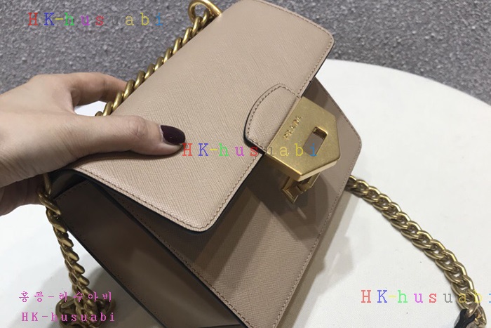 �ڹ̷��ޡ� ����� ���ǾƳ� ü�ι� P 1BD089-5