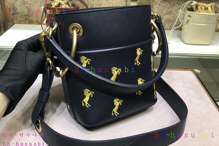 �ڹ̷��ޡ� ���ο� ���� ��Ŷ�� C 22875