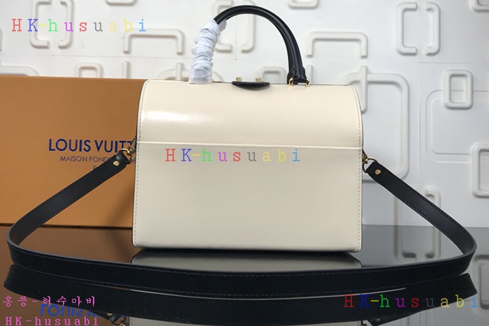 �ڹ̷��ޡ� ���̺��� ���ǵ� ���͹� M53041-2