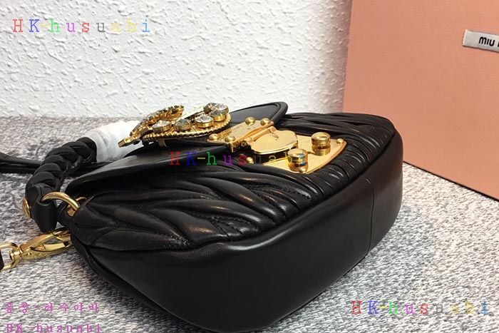 �ڹ̷��ޡ� �̿�̿� ���׶�� ����� M 5BH111-2