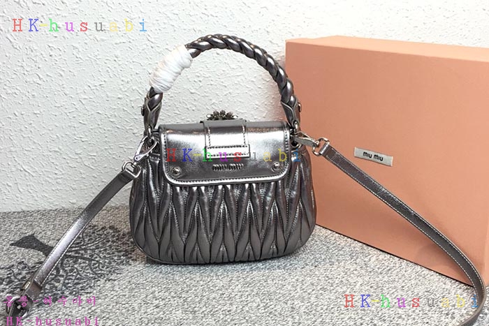 �ڹ̷��ޡ� �̿�̿� ���׶�� ����� M 5BH111-4