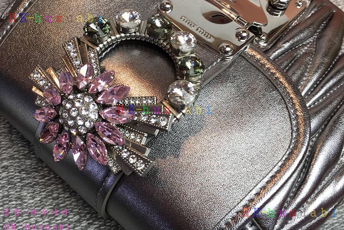 �ڹ̷��ޡ� �̿�̿� ���׶�� ����� M 5BH111-4