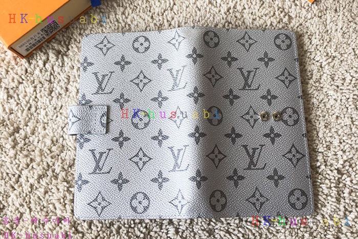 �ڹ̷��ޡڷ��̺��� ī��������� M66530-1