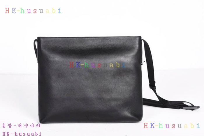 �ڹ̷��ޡ� ����� �ΰ� ũ�ν��� P 2VH057