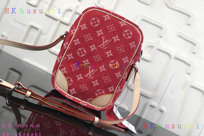 �ڹ̷��ޡ� ���̺��� �Ƹ����� ũ�ν��� LV M45236A