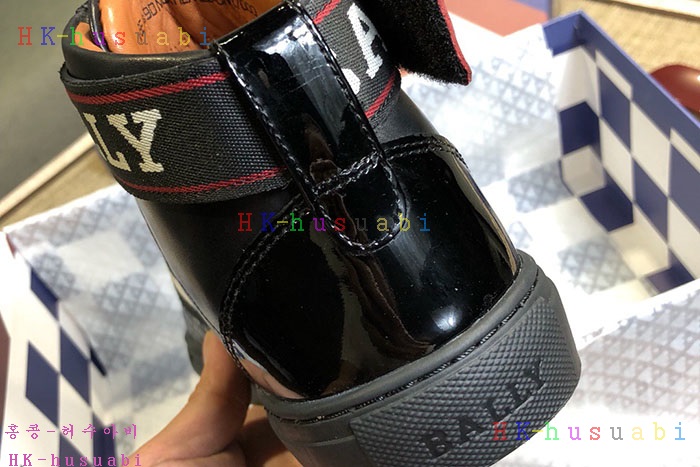 NEW  �߸� ������ ����Ŀ�� B 352243