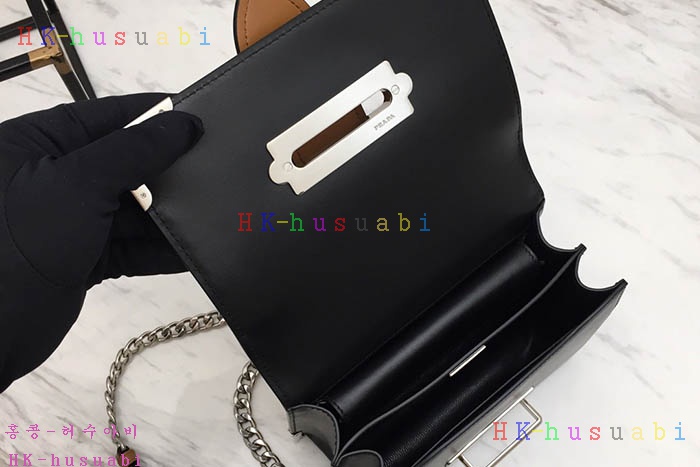 �ڹ̷��ޡ� ����� ī�̿��� PR 1BD045-2