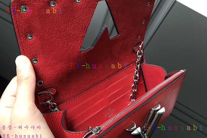 �ڹ̷��ޡ� ���̺��� Ʈ����Ʈ ü�� ������ M62307-2