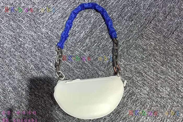 �ڹ̷��ޡ� �߷��þư� ü�� ũ�ν��� B 106B-3