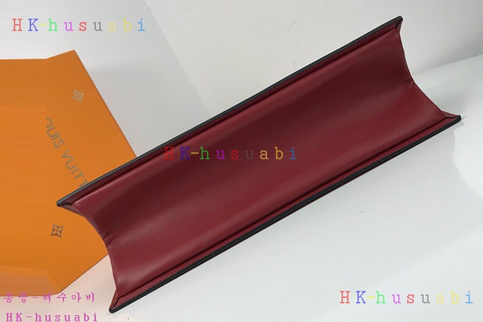 �ڹ̷��ޡ� 2019SS ���̺��� ũ���� ��帮�� LV M44371