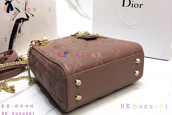 �ڹ̷��ޡ� ��� ���̵�� DR 240044