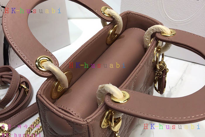 �ڹ̷��ޡ� ��� ���̵�� DR 240044