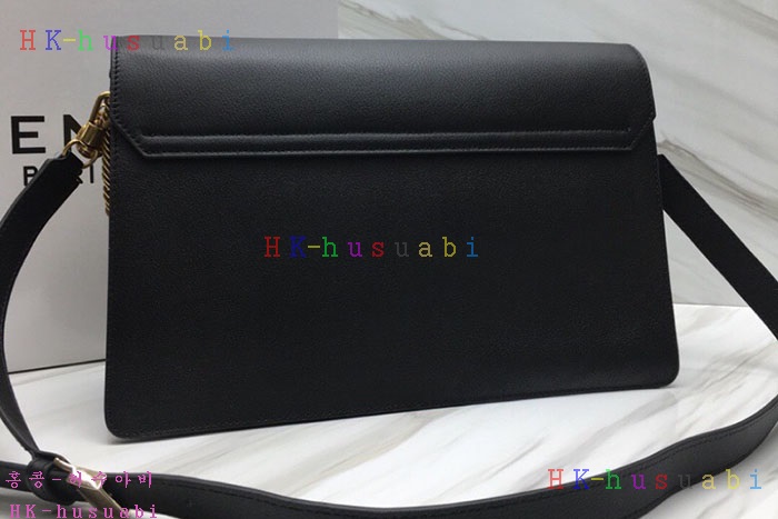 �ڹ̷��ޡ� ����� GV3 ũ�ν��� G 2999